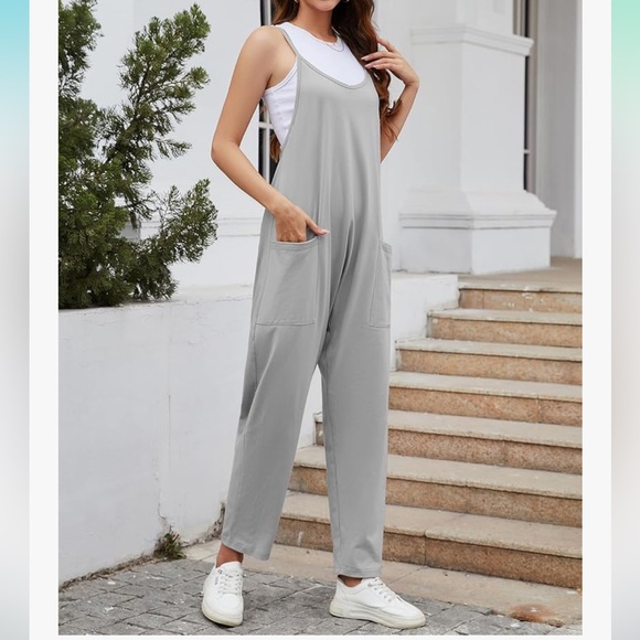 Amazon Gray Sleeveless Jumpsuit with Wide Leg Design - Picture 1 of 5